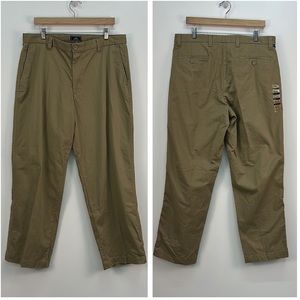 NEW Dockers Flat Front Khaki Pants 36 x 30 NWT